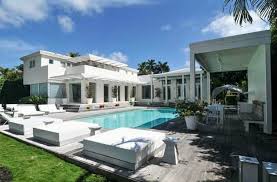 Шакира продает дом в Майами
